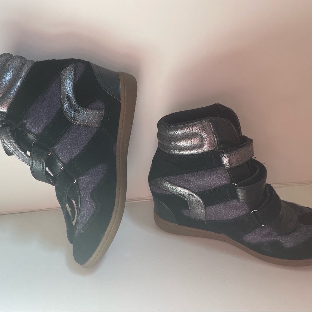 Women’s Skechers fashion wedge heel sneaker sz 10